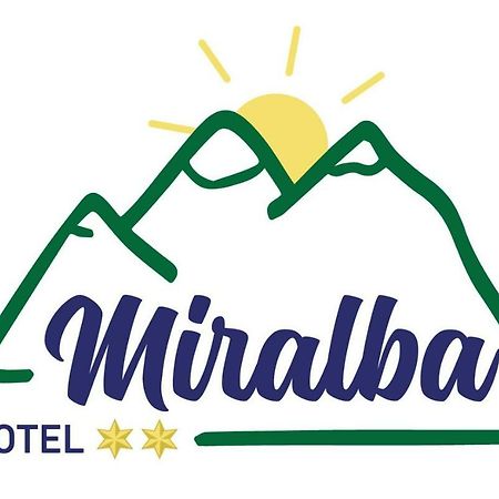 Hotel Miralba Alba De Los Cardanos ภายนอก รูปภาพ